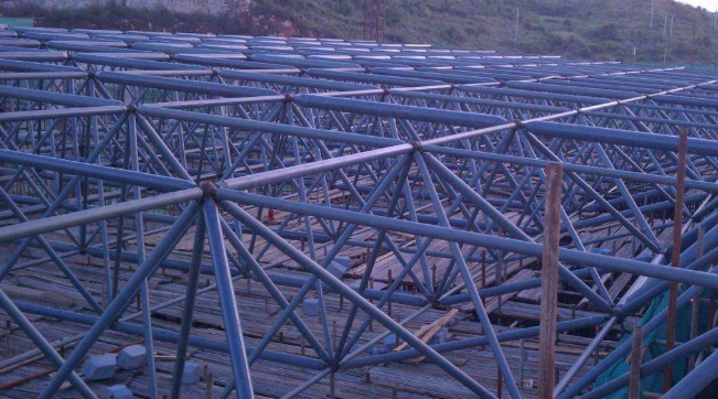 阿克苏概述网架加工中对钢材的质量的过细恳求
